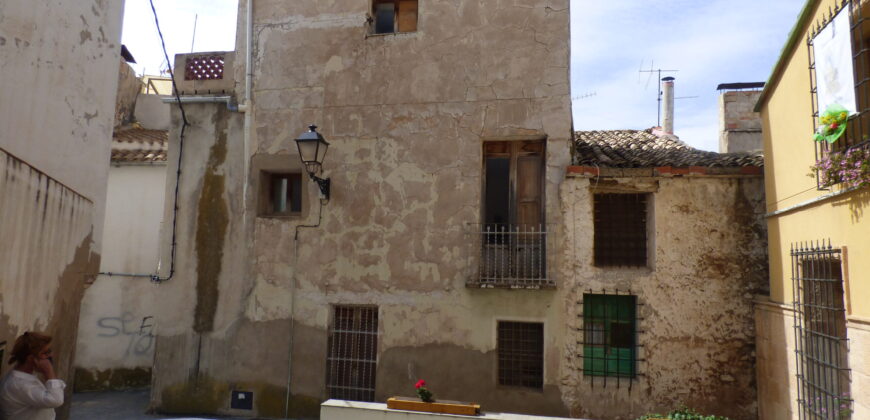 Se Vende Casa en Onil Ref. 833