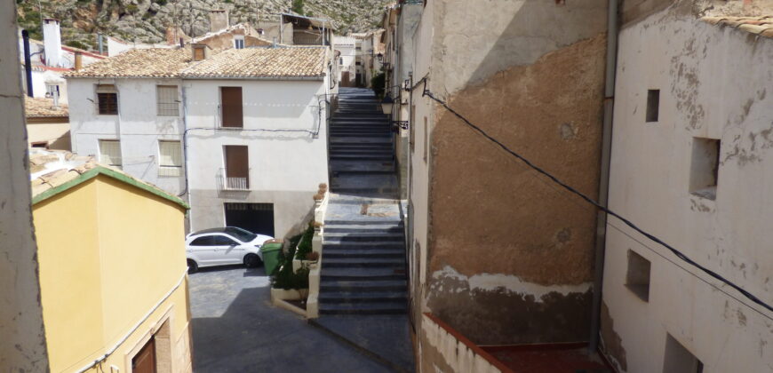 Se Vende Casa en Onil Ref. 833