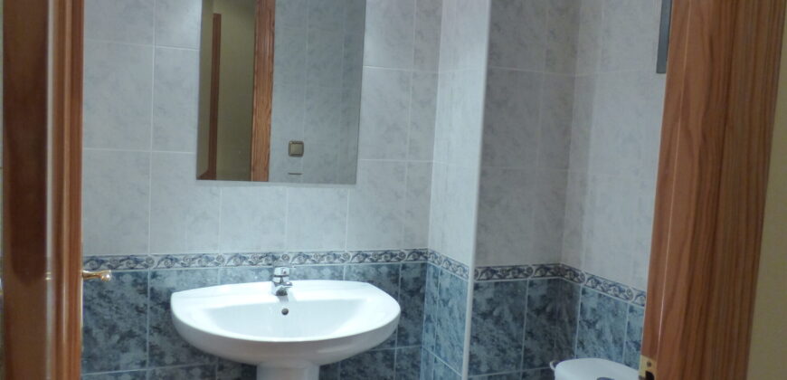 Se Alquila Local Comercial Ref. 706
